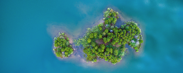 Kein Mensch ist eine Insel – oder doch?